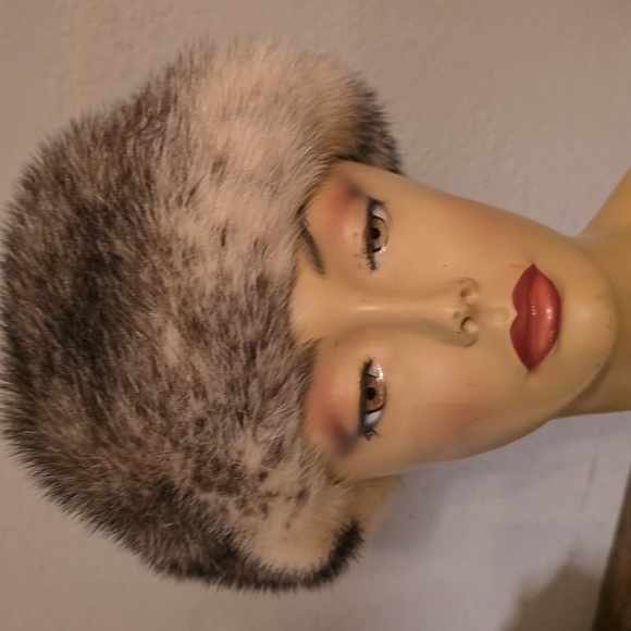 Mink Hat Miss Monique - Picture 4 of 12